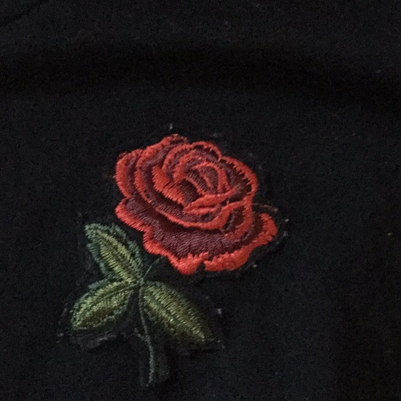 Rose crop top - Picture 2 of 3